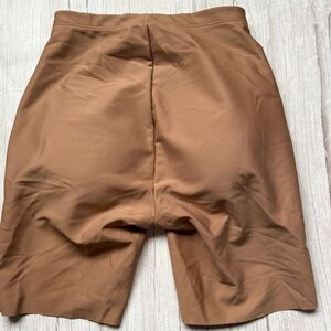 Butt Pad Midthigh Shorts SKIMS